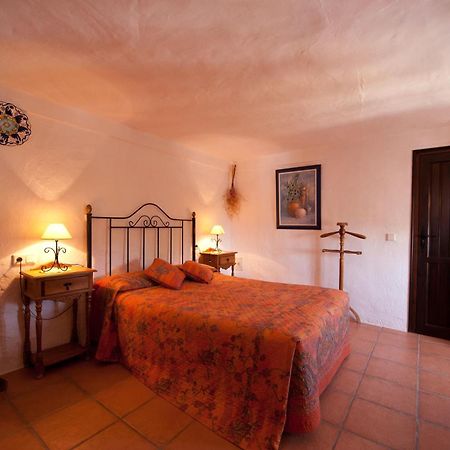 Cortijo La Haza Bed & Breakfast Iznajar Bagian luar foto