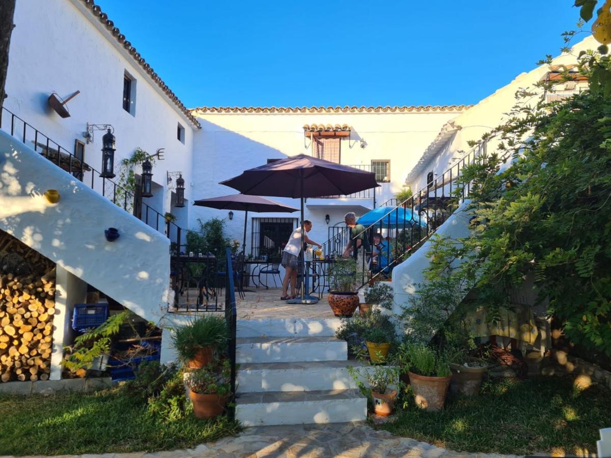 Cortijo La Haza Bed & Breakfast Iznajar Bagian luar foto