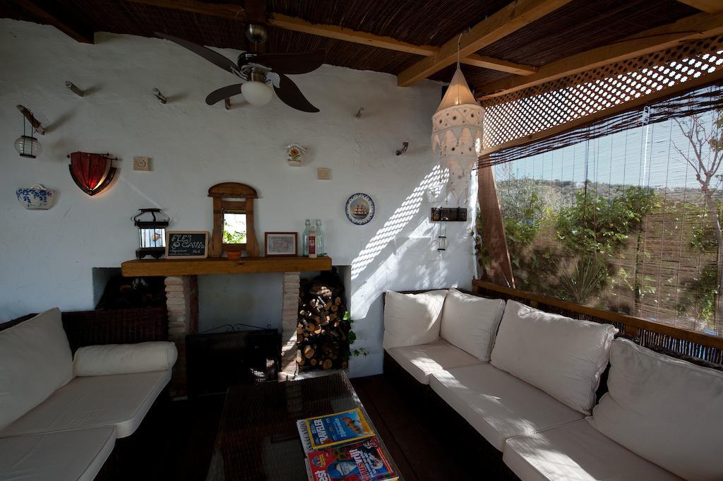 Cortijo La Haza Bed & Breakfast Iznajar Bagian luar foto