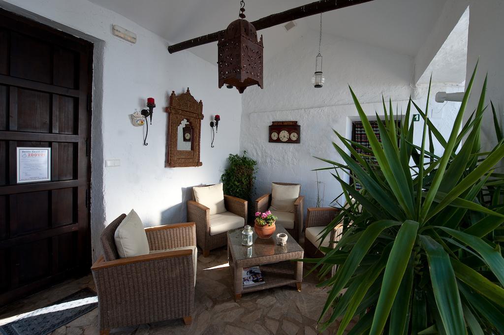 Cortijo La Haza Bed & Breakfast Iznajar Bagian luar foto